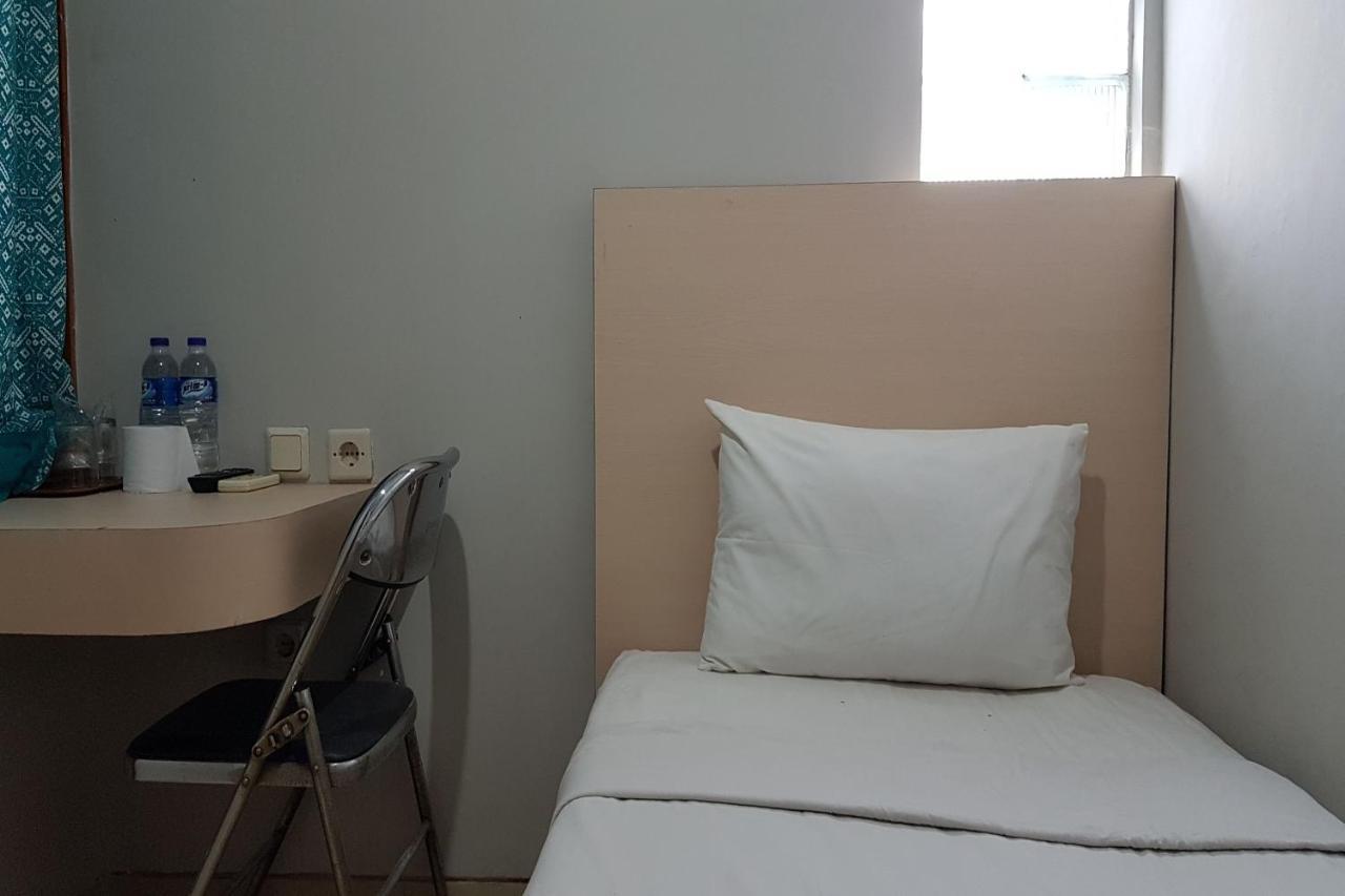 Oyo 3819 Hotel Winotosastro Джокьякарта Экстерьер фото