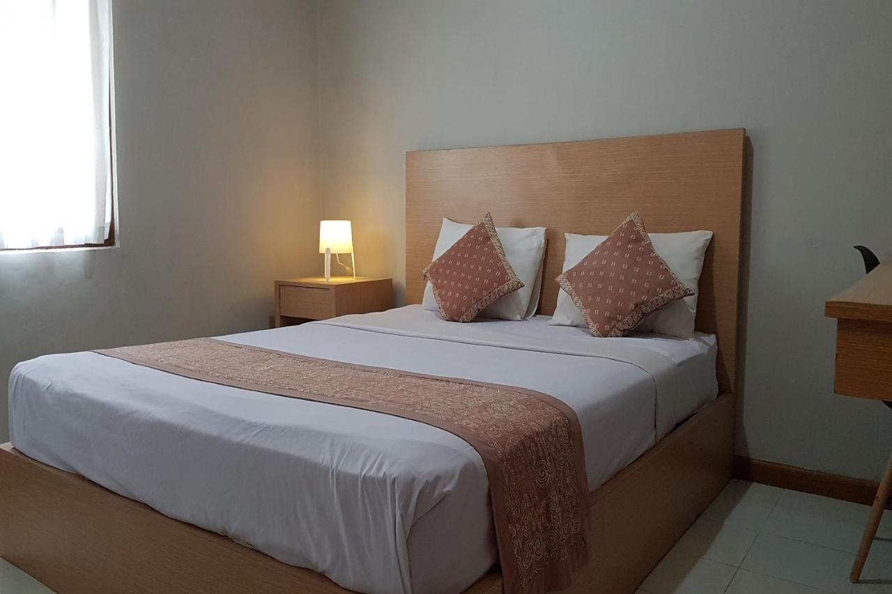 Oyo 3819 Hotel Winotosastro Джокьякарта Экстерьер фото