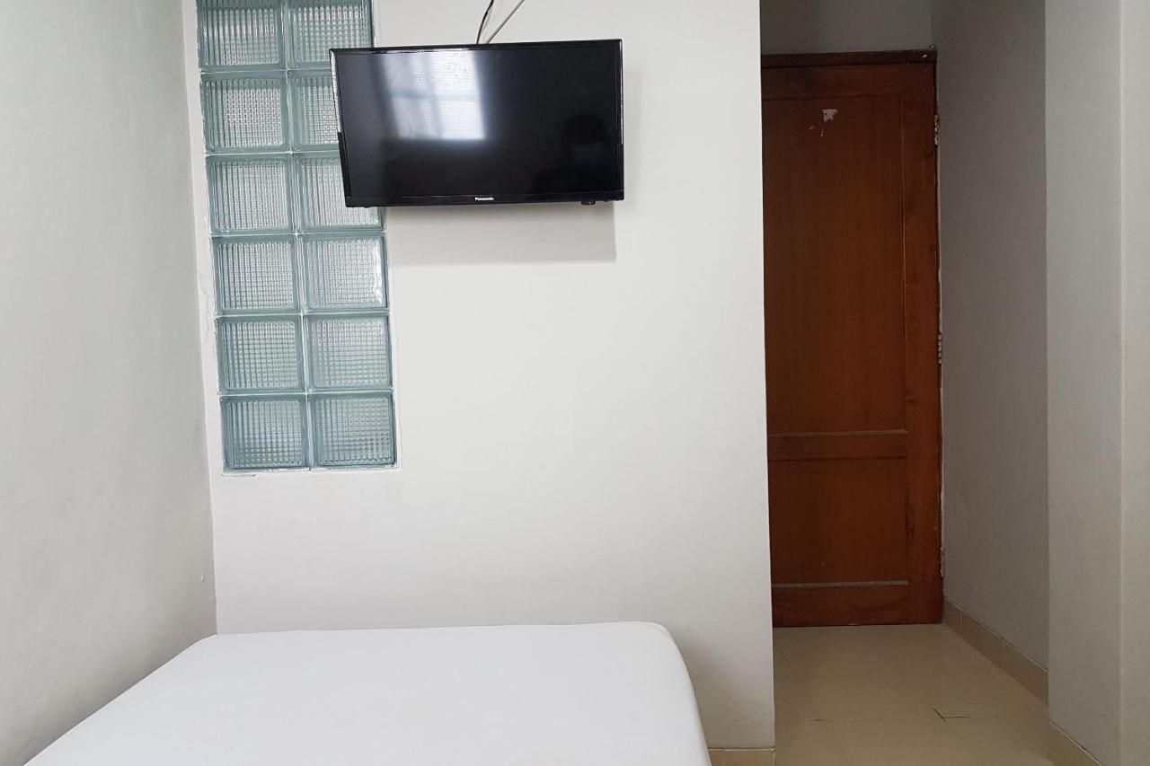 Oyo 3819 Hotel Winotosastro Джокьякарта Экстерьер фото
